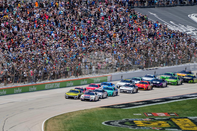 Auto Racing Glance