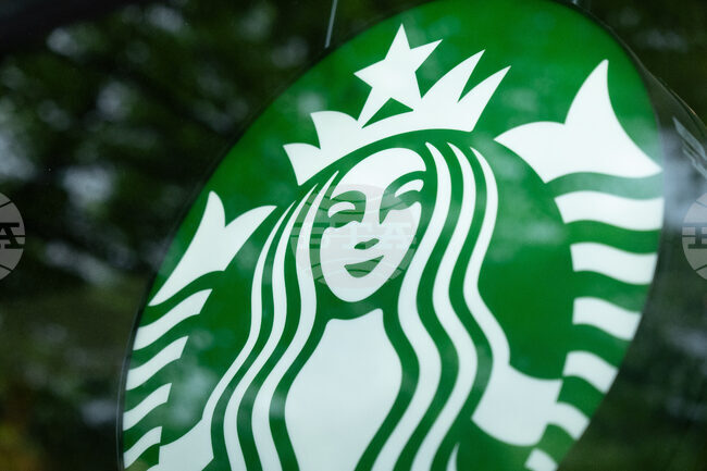 Earns Starbucks