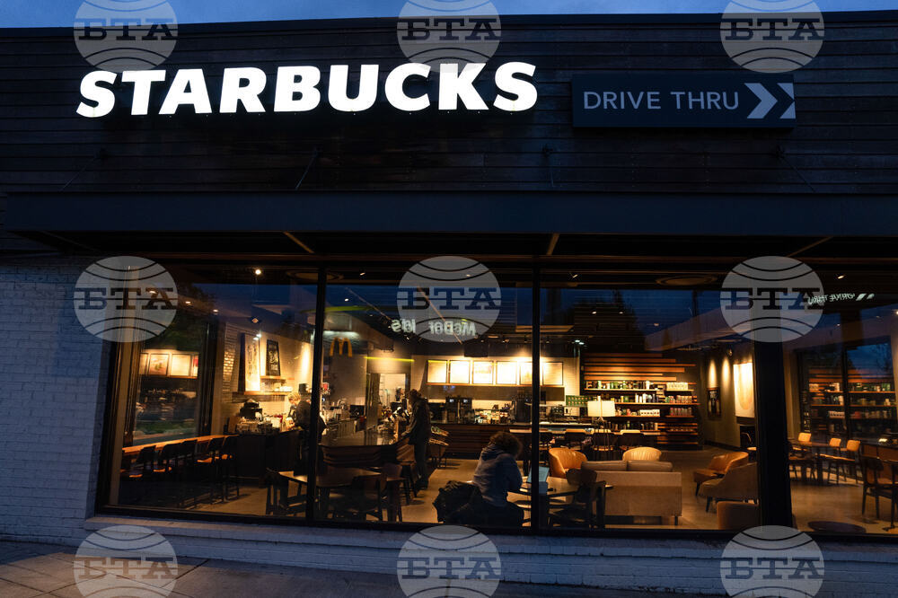 Earns Starbucks