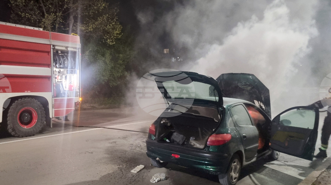 Екипи на пожарната са потушили 54 пожара през последното денонощие, пострадали са трима души