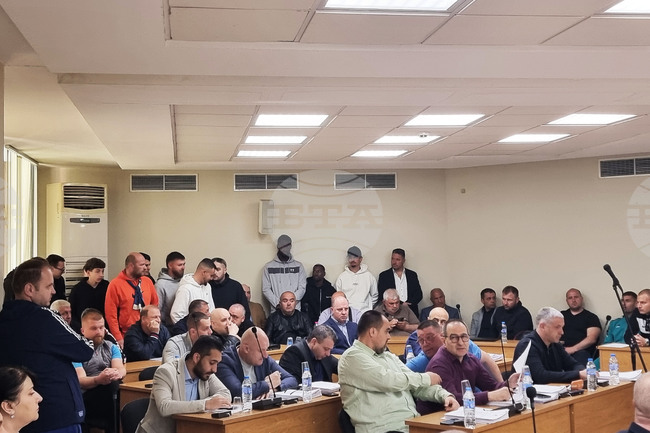 Общинският футболен клуб „Спартак“ - Плевен получи безвъзмездно право на ползване върху стълбове на уличното осветление