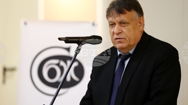 В съвременността медиите играят още по-голяма роля, каза ректорът на Софийския университет доц. Георги Вълчев на дискусия на СБЖ