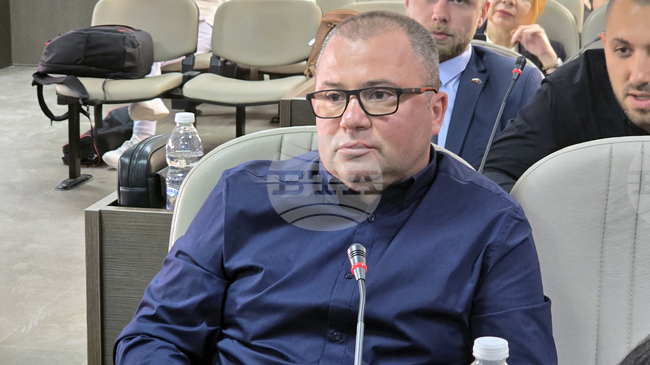 Не предвиждам промени в кадровата политика на ДКЦ-1 във Враца, каза новият управител Светослав Арнаудов