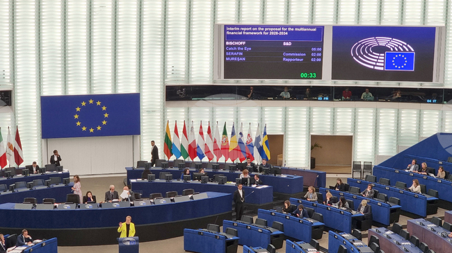 Европейският парламент одобри позицията си в преговорите със Съвета на ЕС за дългосрочния бюджет, като иска с 10% повече средства от Европейската комисия