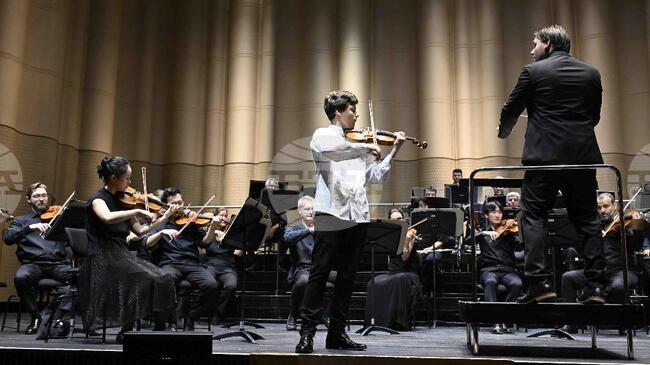 Young Bulgarian Violinist Viktor Vassilev Wins Rare 18th-Century Gagliano Instrument After International Competition