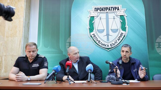 Burgas Customs Officers Find 180,000 Cigarette Packs Hidden in Rolls and Declared as Mattresses