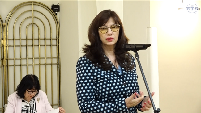 Журналистите са отговорни както към зрителската аудитория, така и към журналистическите правила, каза Милена Милотинова, генерален директор на БНТ