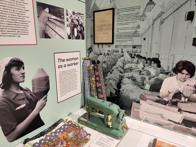 Exhibition Explores Urban Woman's World During Socialism