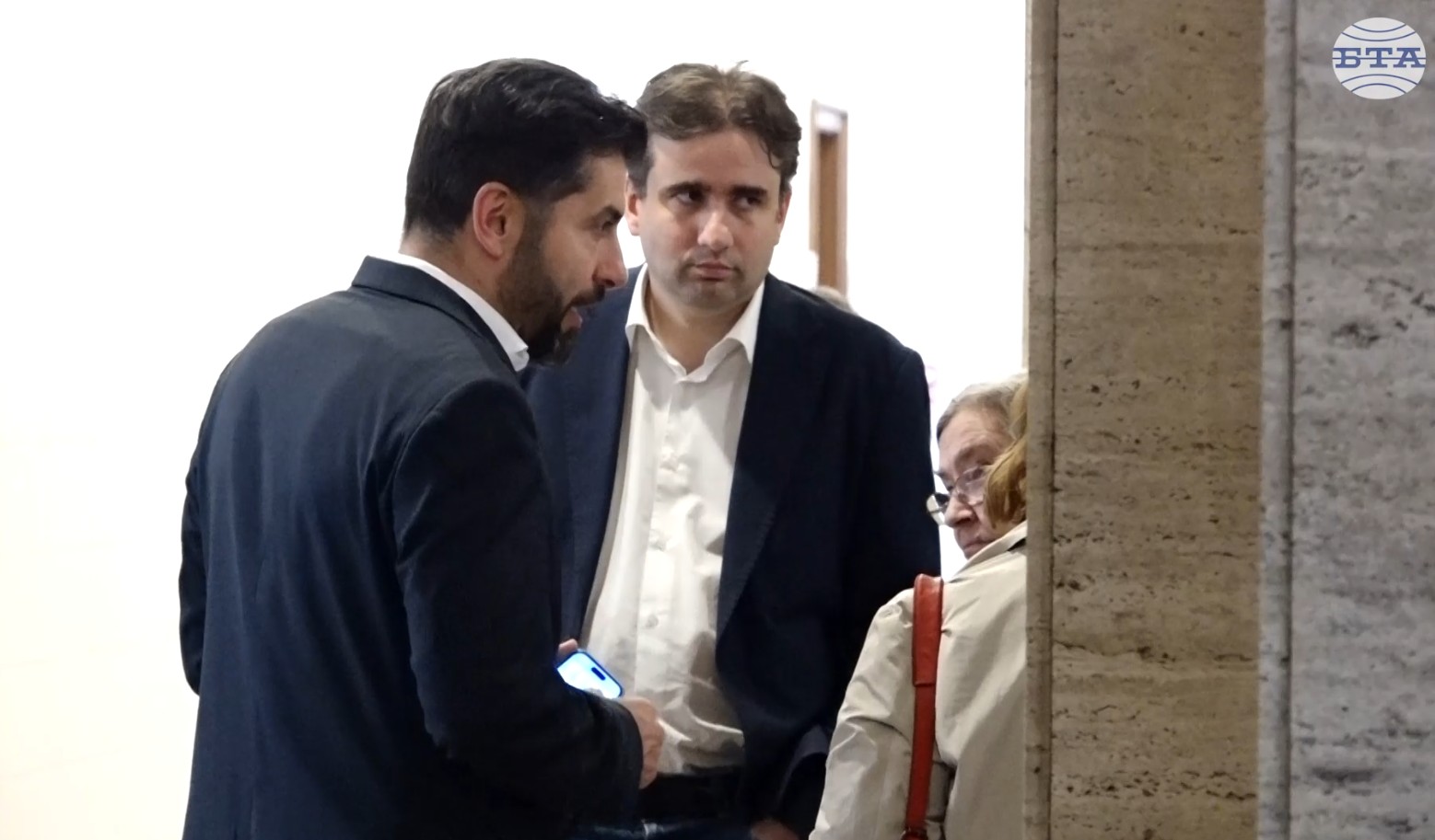 Съдът върна на прокуратурата обвинителния акт по делото срещу Кирил Петков и Божидар Божанов за отстраняване на грешки