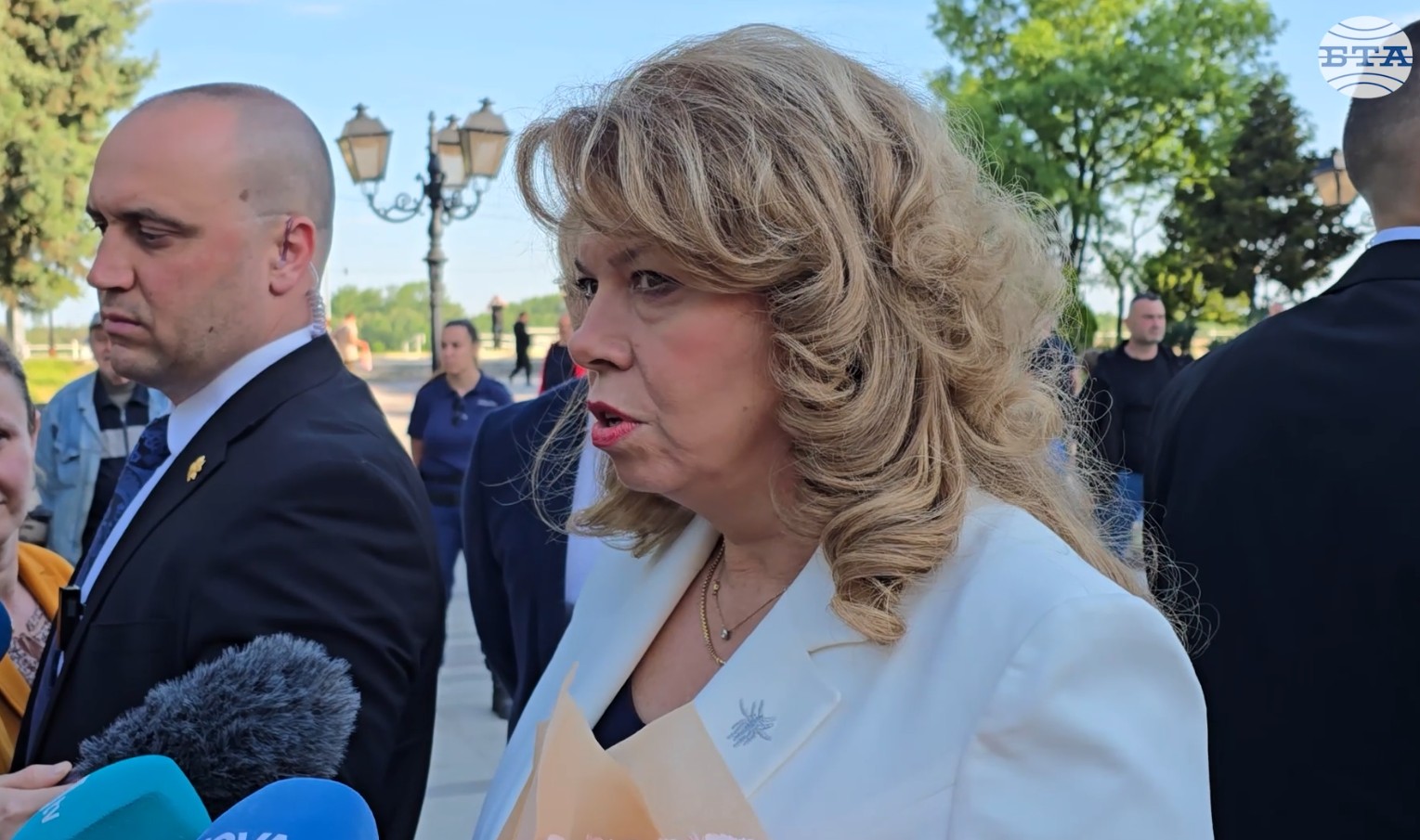 Трябва да поставим нов начин на взаимоотношения между институциите - да търсят партньорство и консенсусни решения, каза президентът Илияна Йотова във Видин