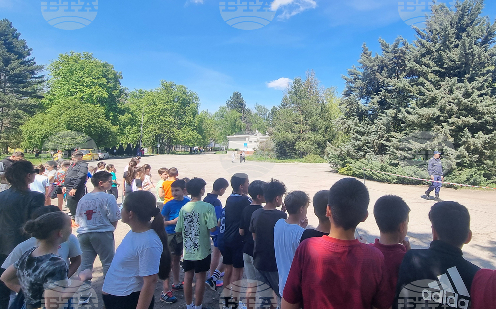 Търговище - пролетен лекоатлетически крос - надпревара за ученици