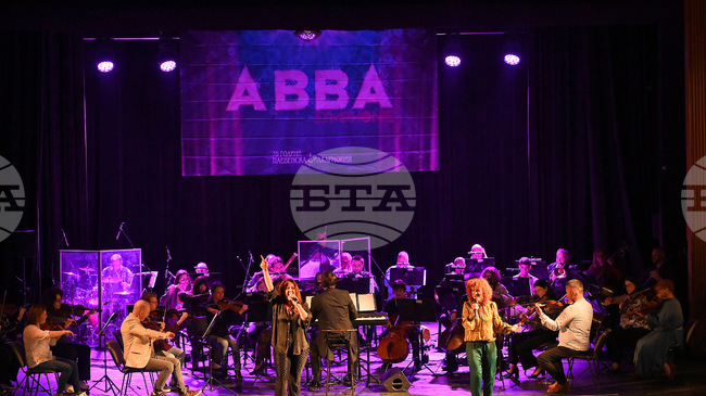Плевенската филхармония представи в Монтана концерта „ABBA SYMPHONIE“