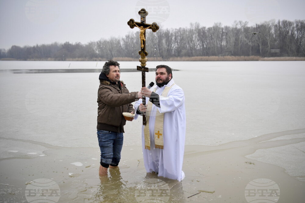 APTOPIX Hungary Winter Splash