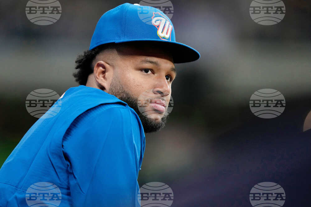 Brewers Injured Sluggers Baseball