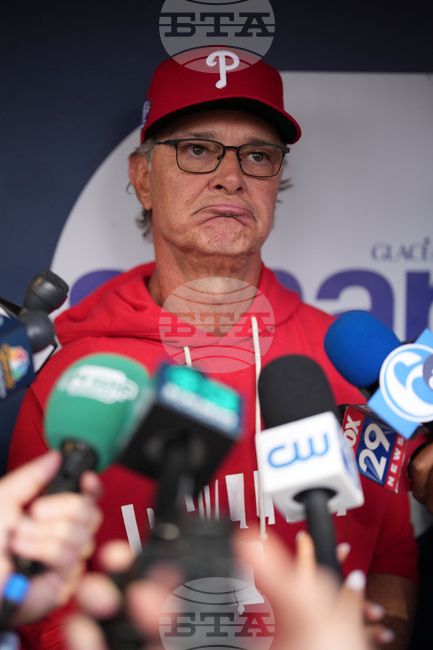 APTOPIX Giants Phillies Baseball