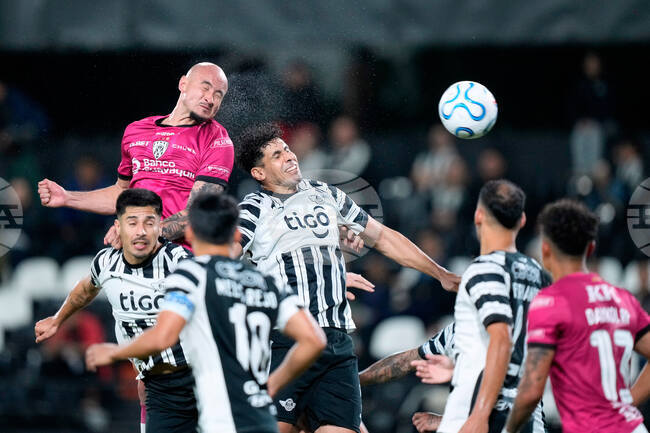 APTOPIX Paraguay Ecuador Copa Libertadores Soccer