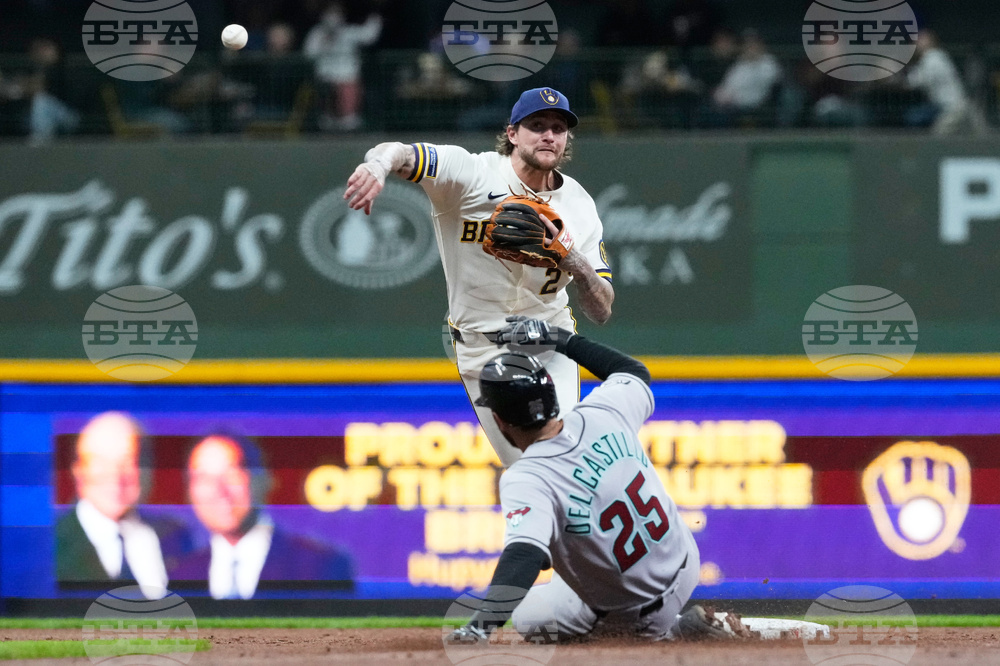 Diamondbacks Brewers Baseball
