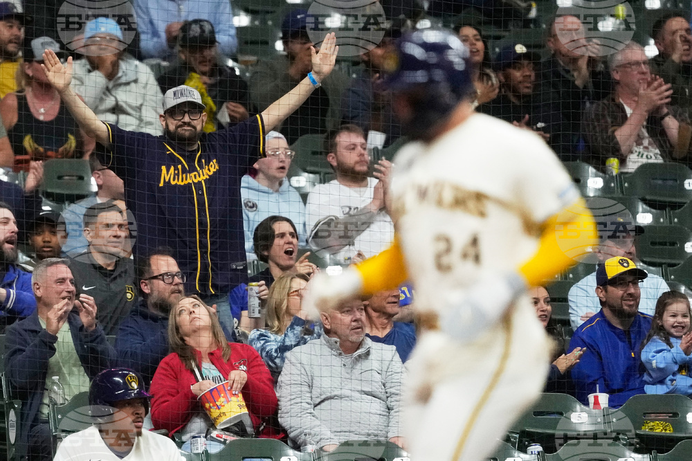 Diamondbacks Brewers Baseball