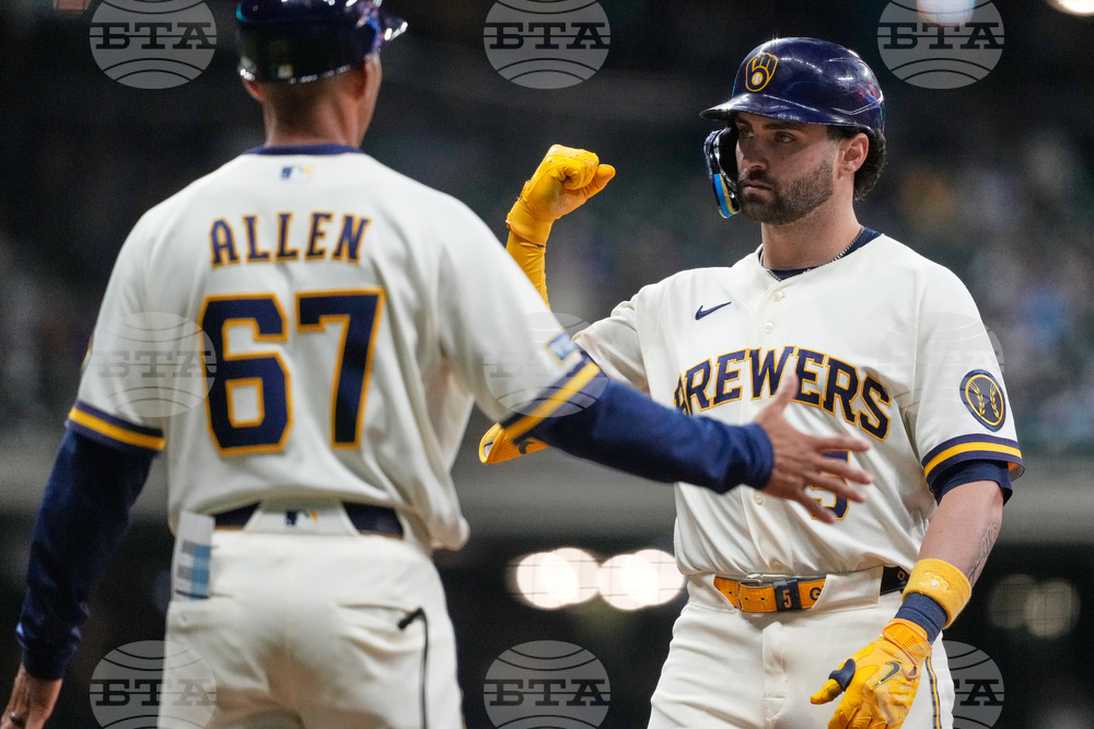 Diamondbacks Brewers Baseball