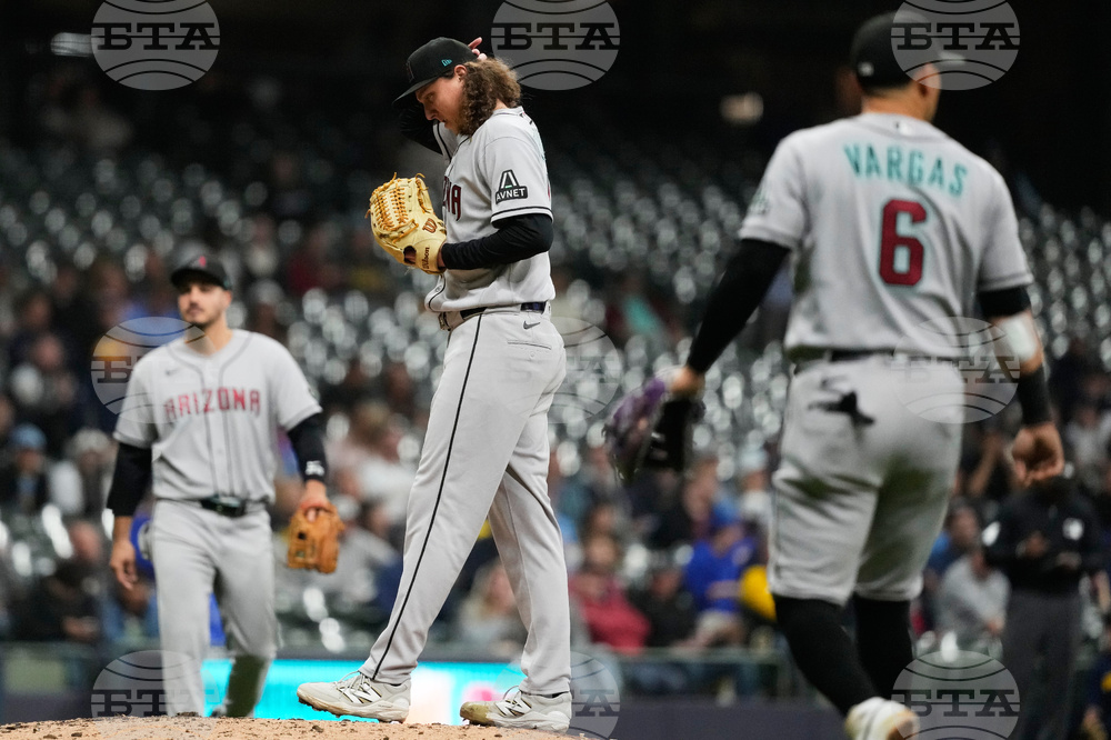 Diamondbacks Brewers Baseball
