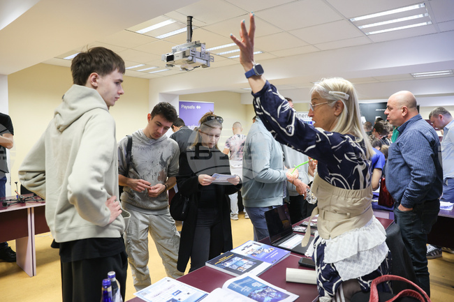 Форумът „Дни на кариерата“ на УниБИТ за трета поредна година предостави нови възможности за развитие пред студентите