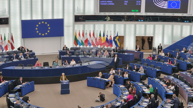 Кремъл спусна "дигитална желязна завеса" в отговор на икономическите проблеми в Русия, каза Урсула фон дер Лайен