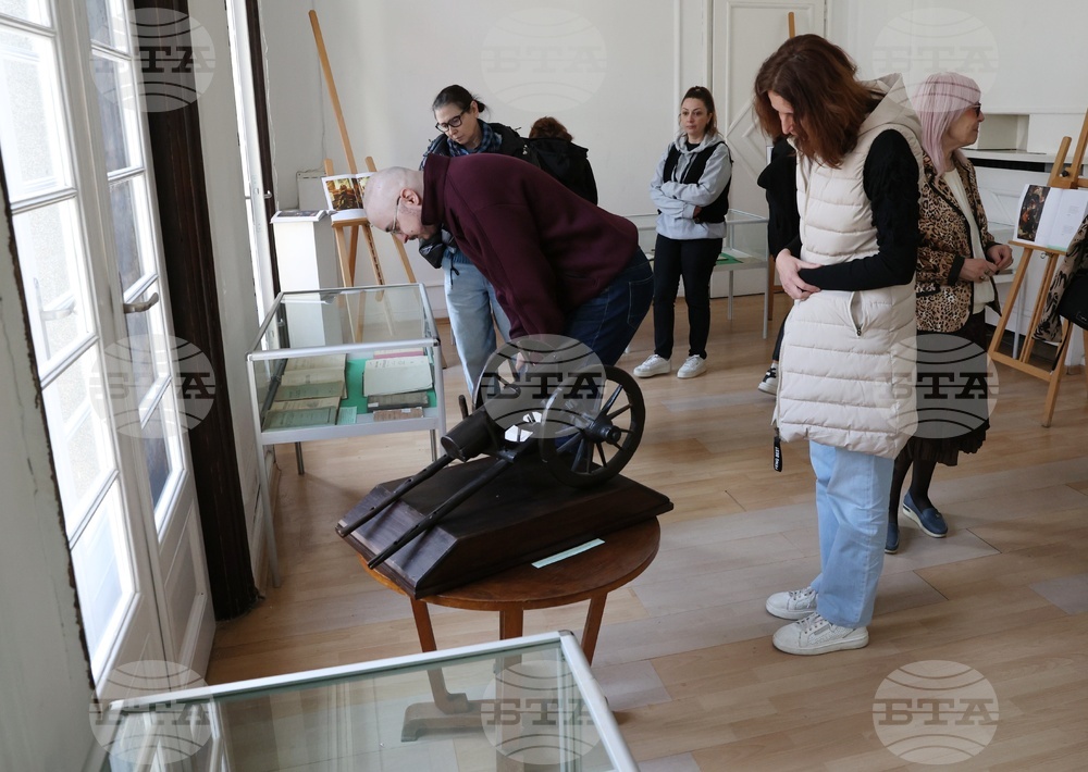 Столична библиотека - изложба „И в няколко дена тайно и полека народът порасте на няколко века!“ - откриване