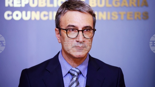 Компенсацията за ток на небитовите потребители ще се изчислява на ежемесечна база, обяви министър Трайчо Трайков