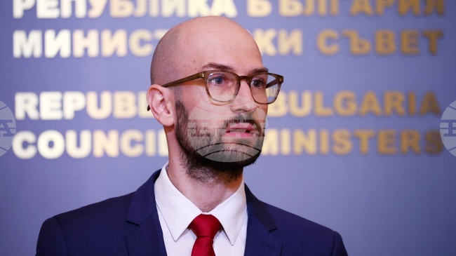 През април няма да се ползват средства от фискалния резерв за покриване на разходи, съобщи служебният финансов министър