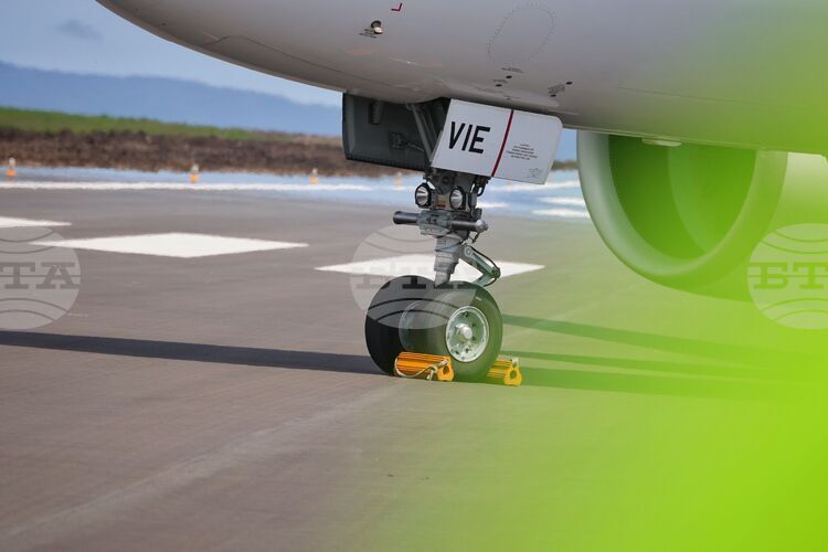 Burgas Airport Welcomes First Charter Tourists, Launches New Regular Route to Rome