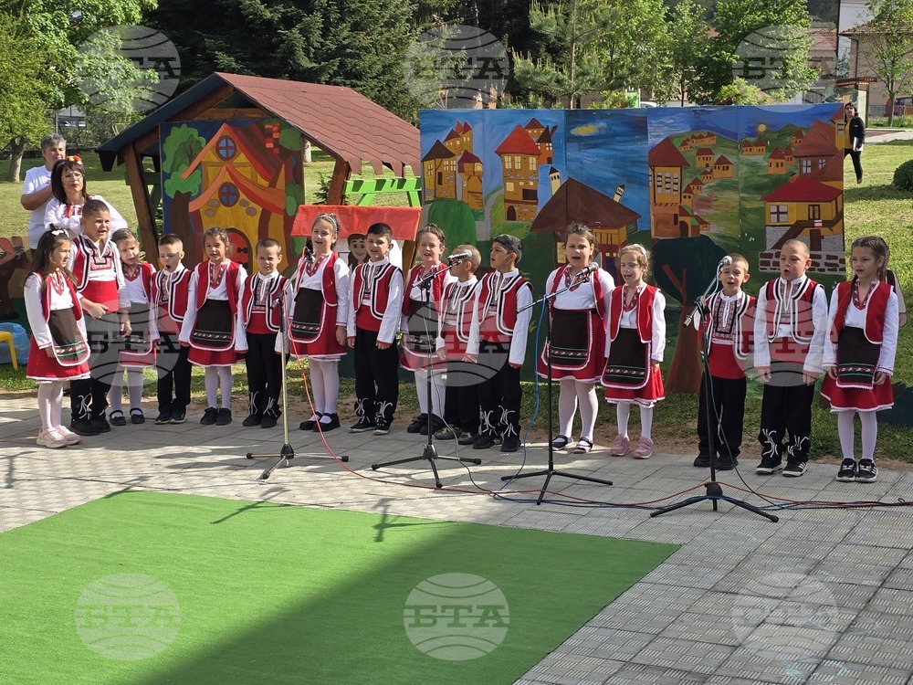 Село Мосомище - Детска градина „Пролет“ - концерт