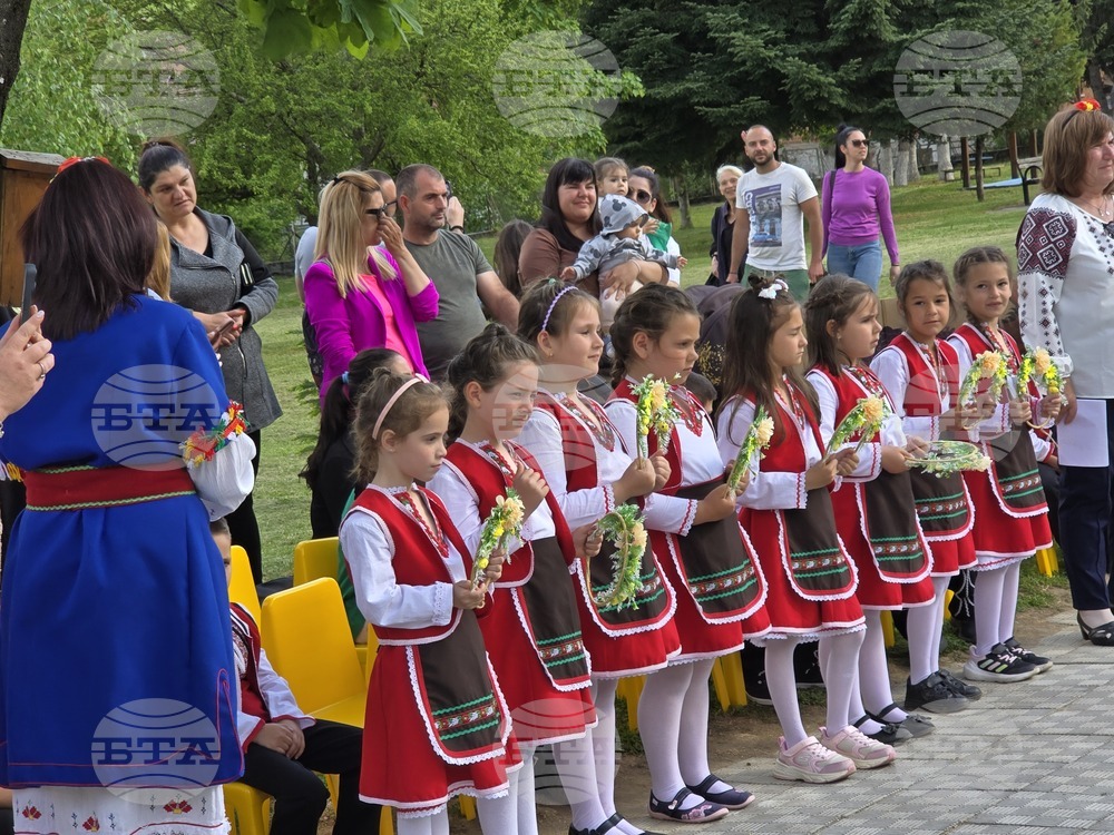 Село Мосомище - Детска градина „Пролет“ - концерт