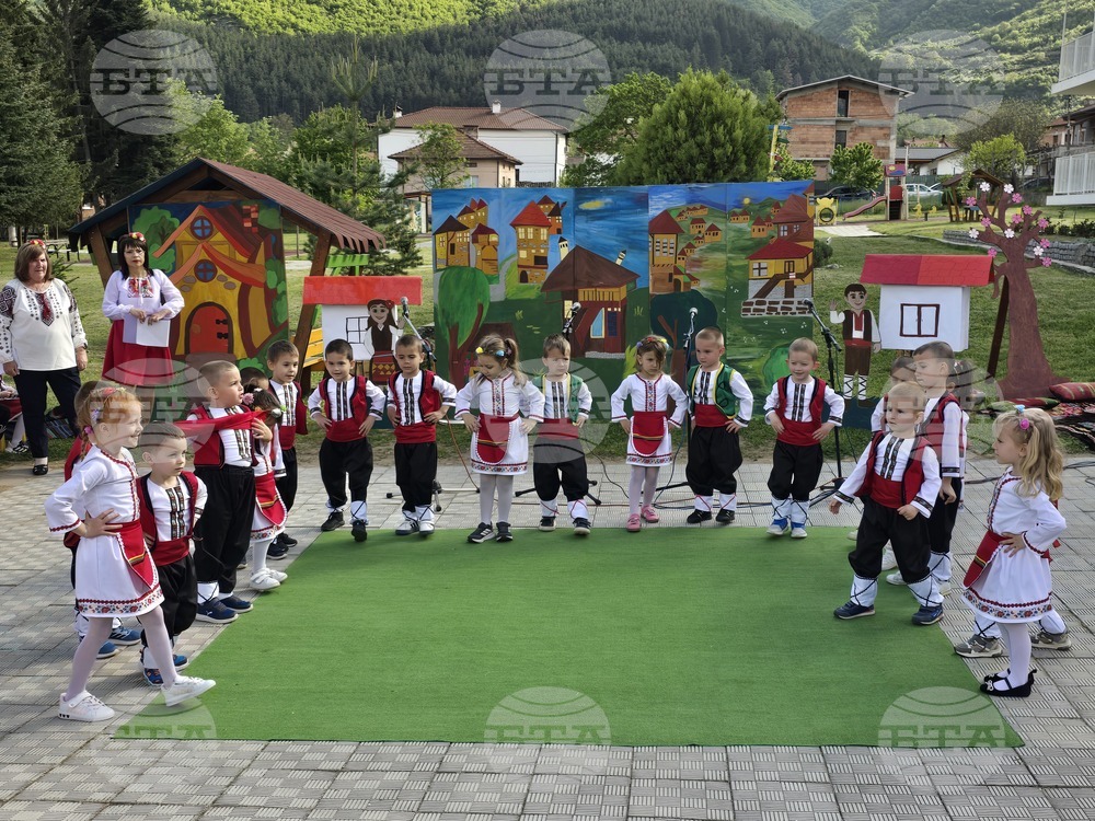 Село Мосомище - Детска градина „Пролет“ - концерт