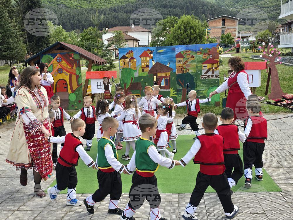 Село Мосомище - Детска градина „Пролет“ - концерт