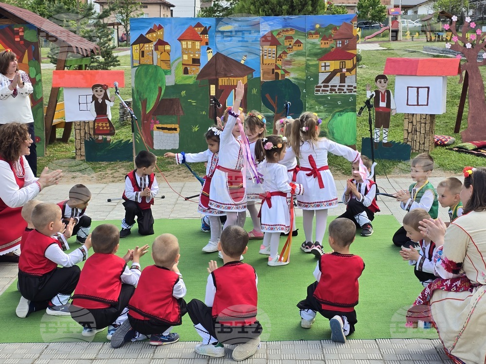 Село Мосомище - Детска градина „Пролет“ - концерт
