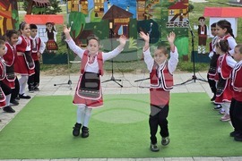 Село Мосомище - Детска градина „Пролет“ - концерт