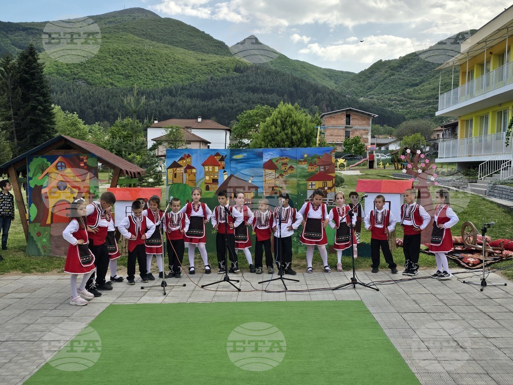 Село Мосомище - Детска градина „Пролет“ - концерт