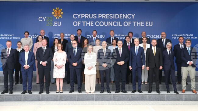 Цифровизацията и инвестициите в хората са ключови за транспорта, заяви Корман Исмаилов на среща на транспортните министри на ЕС в Кипър