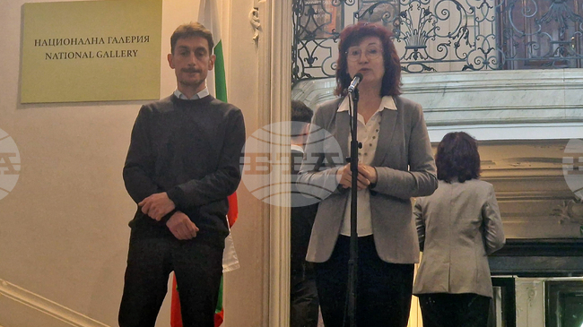 Изложбата „Пътуване към образа“ поставя един малко по-необичаен ракурс към творческия път на Лика Янко, каза Анелия Николаева