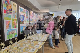 Свищов - конкурс - „Три звездички“