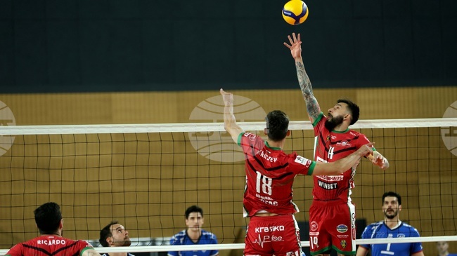 Нефтохимик 2010 победи шампиона Левски и запази шансове за първото място в мъжкото волейболно първенство