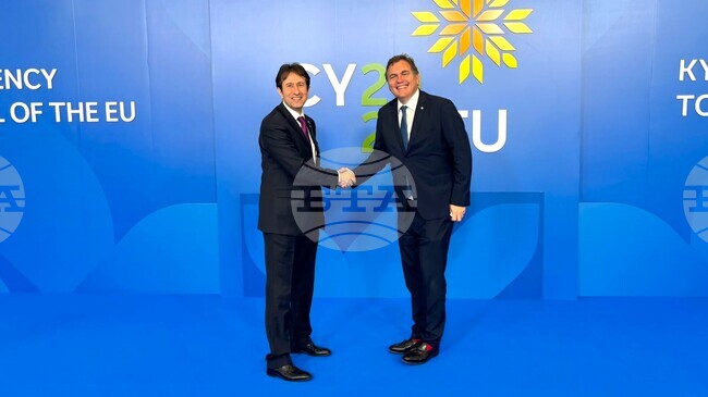 Министър Исмаилов повдигна въпроса за налаганите във Франция глоби на български превозвачи на среща с френския си колега Филип Табаро