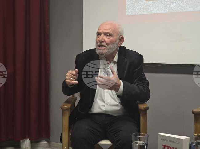 „Трудовак“ на Алберт Бенбасат е роман събитие, който демитологизира казармата в НРБ, каза за премиерната книга д-р Тони Николов