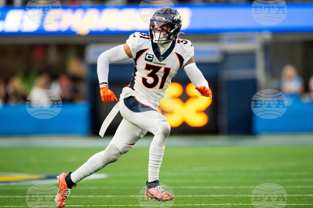 Broncos Simmons Retires Football