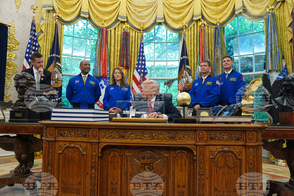 Trump NASA Artemis Moonshot
