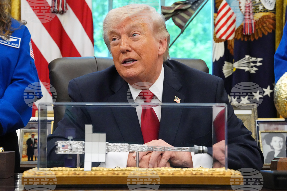 Trump NASA Artemis Moonshot