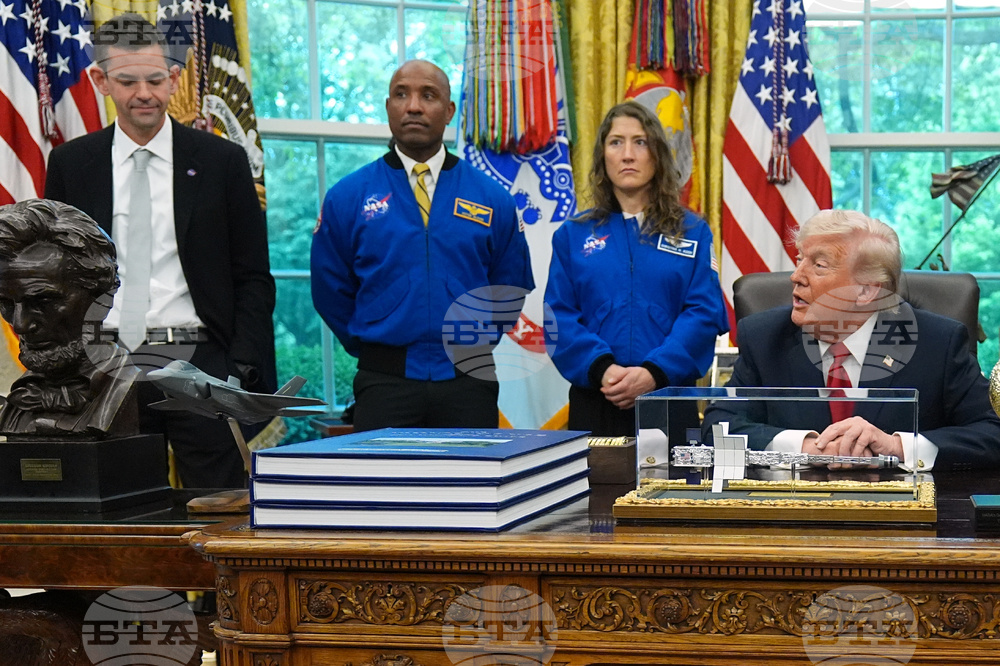 Trump NASA Artemis Moonshot