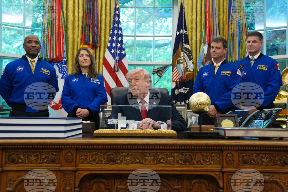 Trump NASA Artemis Moonshot