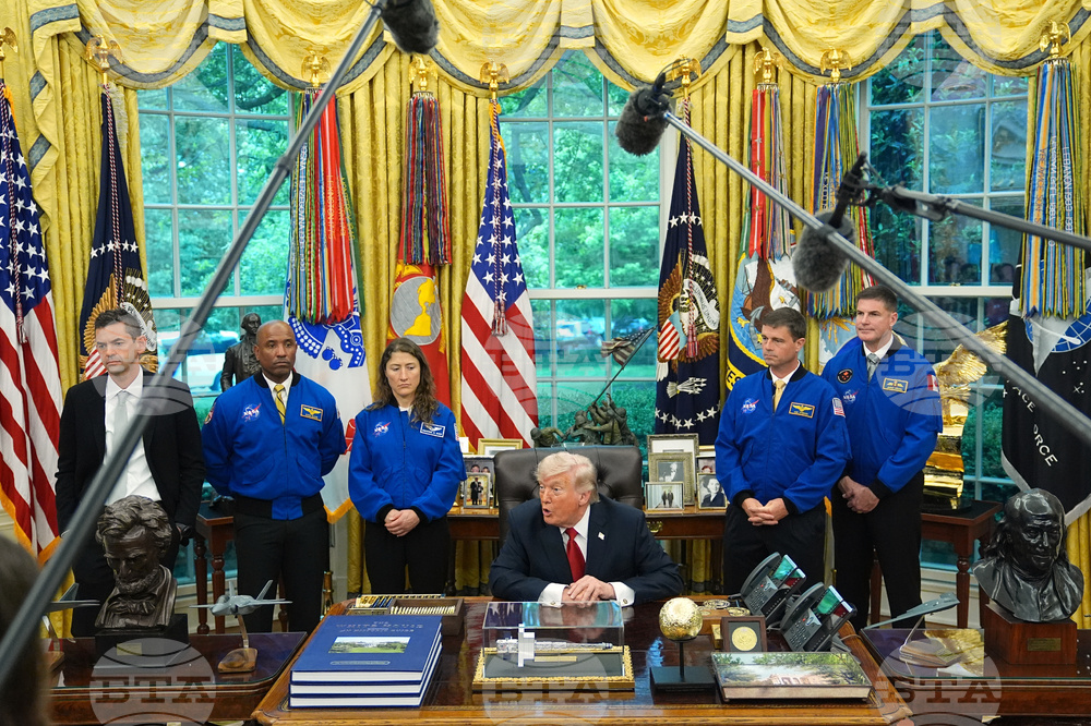 Trump NASA Artemis Moonshot