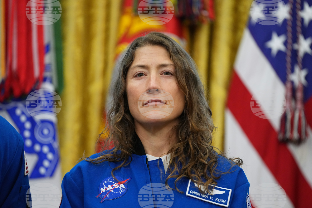 Trump NASA Artemis Moonshot